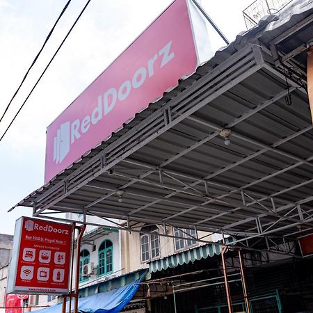Hotel Reddoorz Near Rsud Dr Pringadi Medan 3 Esterno foto