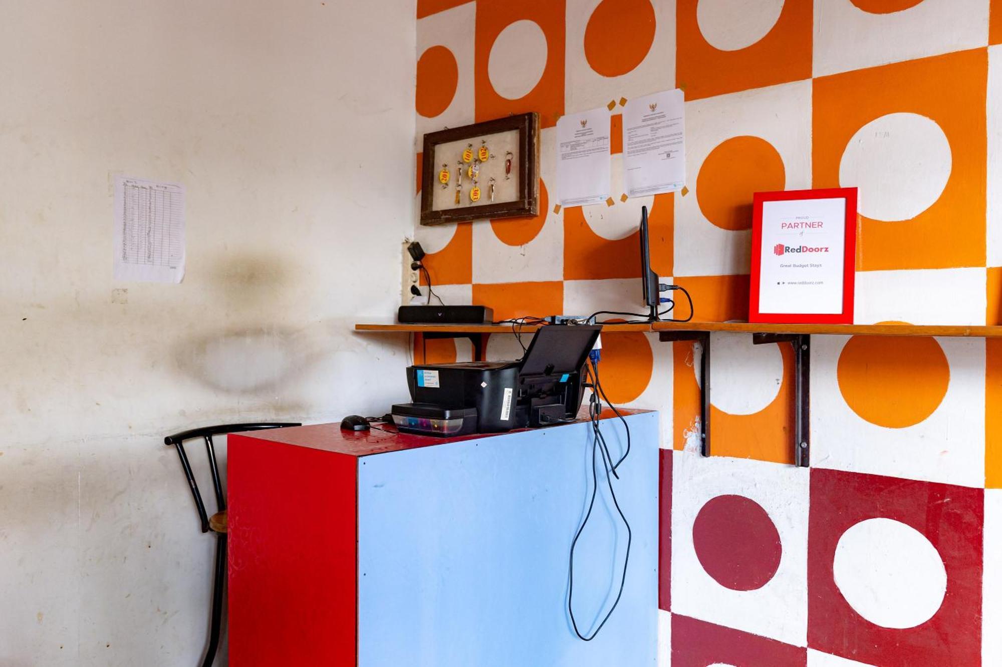 Hotel Reddoorz Near Rsud Dr Pringadi Medan 3 Esterno foto