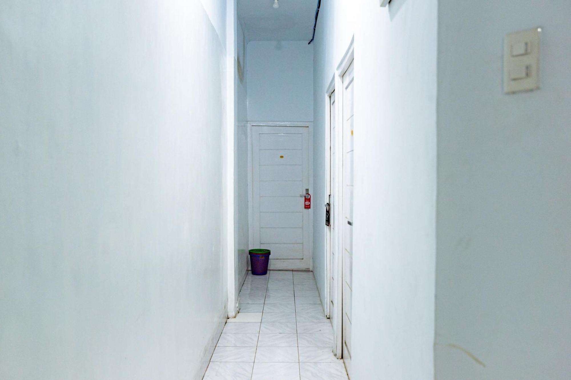 Hotel Reddoorz Near Rsud Dr Pringadi Medan 3 Esterno foto
