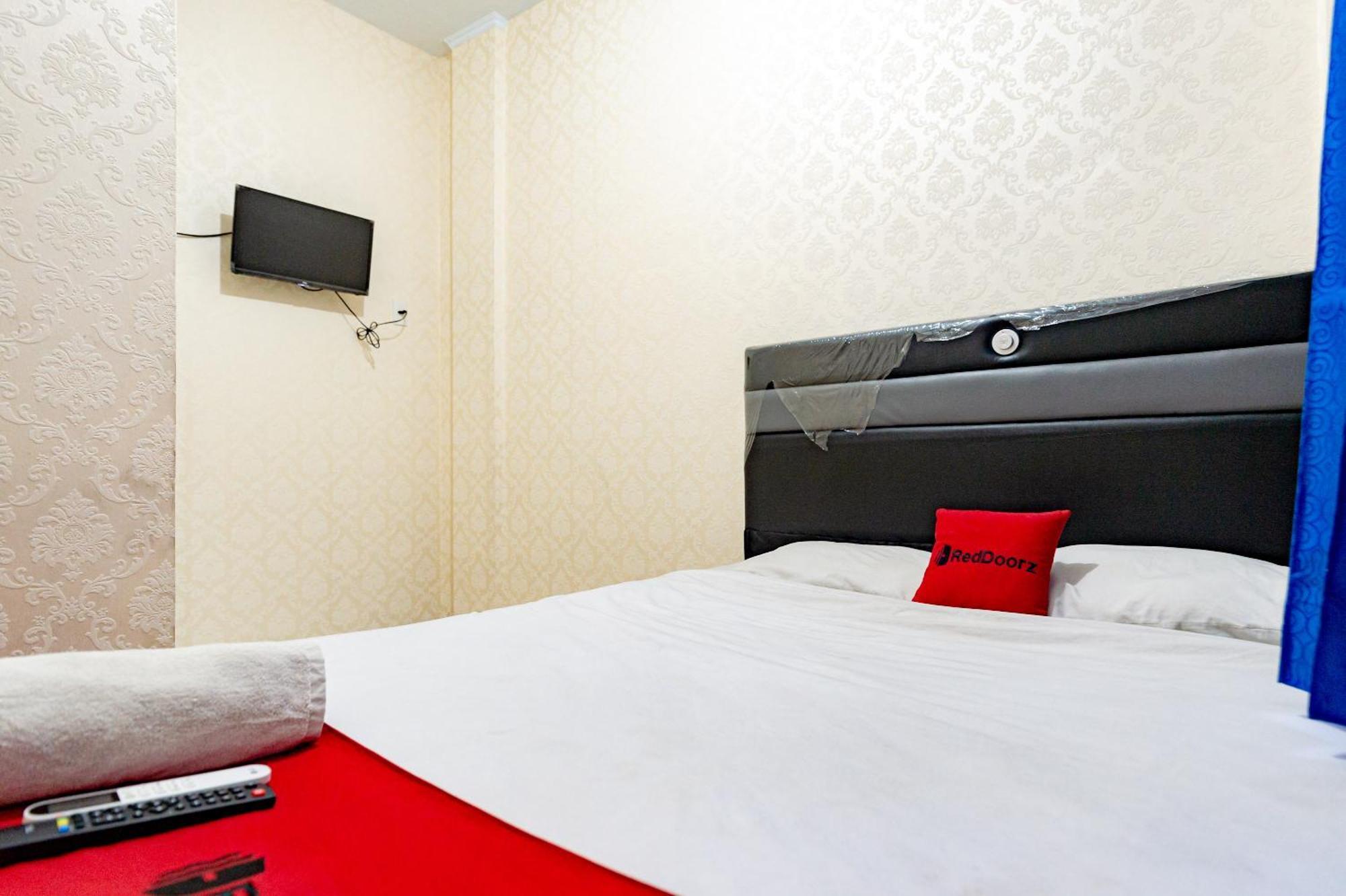 Hotel Reddoorz Near Rsud Dr Pringadi Medan 3 Esterno foto