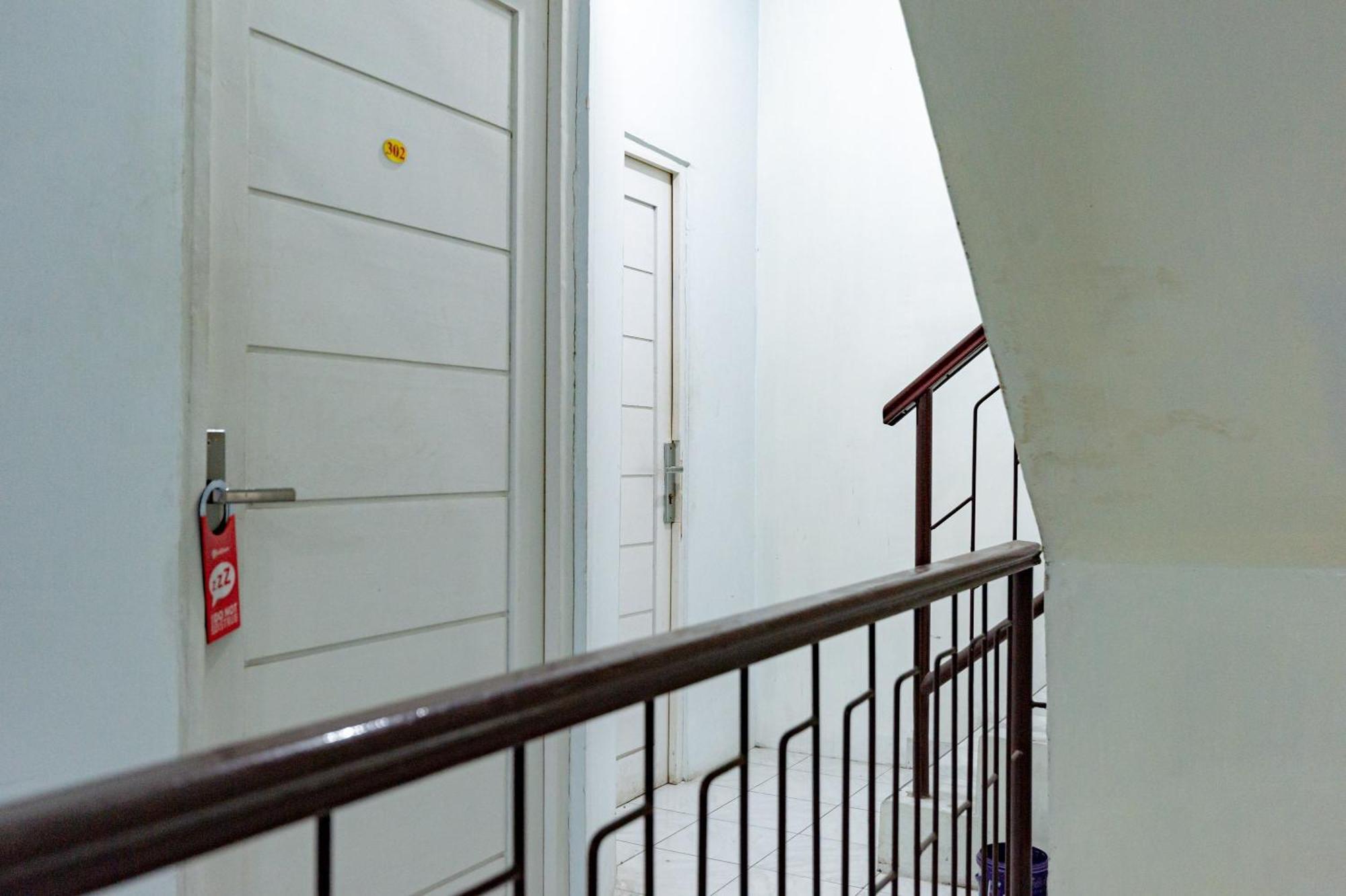 Hotel Reddoorz Near Rsud Dr Pringadi Medan 3 Esterno foto