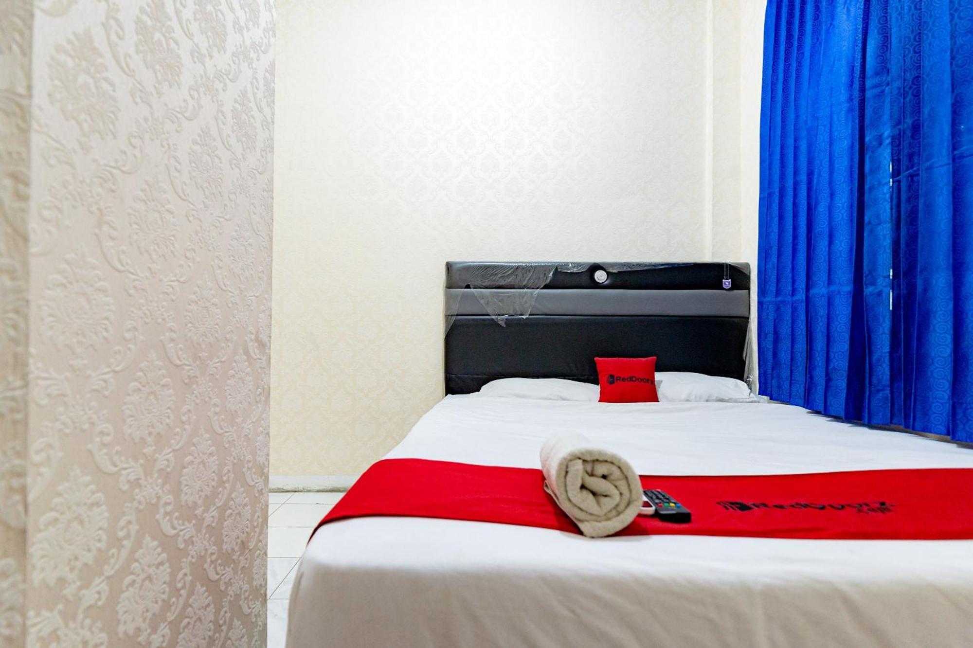 Hotel Reddoorz Near Rsud Dr Pringadi Medan 3 Esterno foto