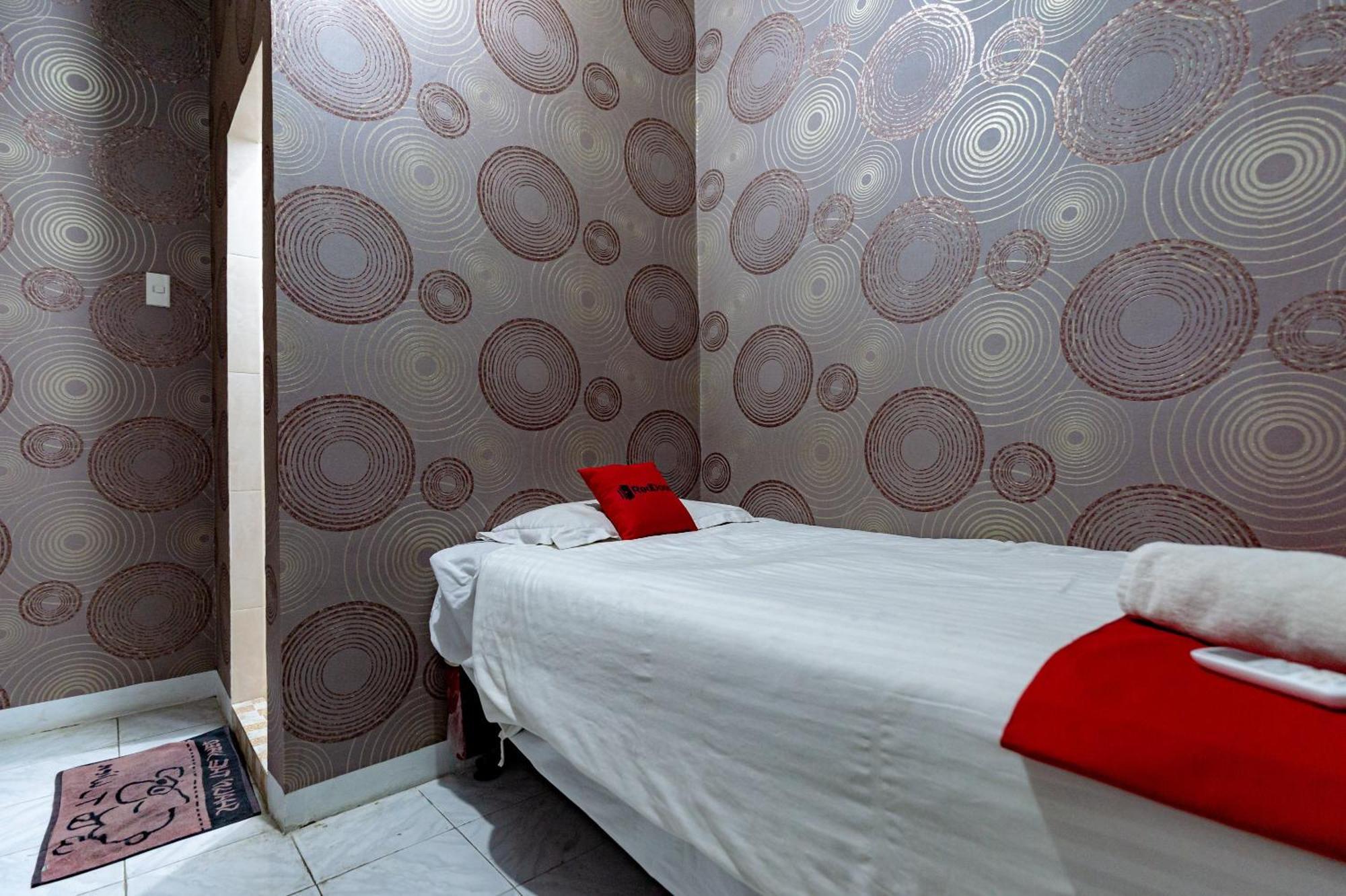 Hotel Reddoorz Near Rsud Dr Pringadi Medan 3 Esterno foto
